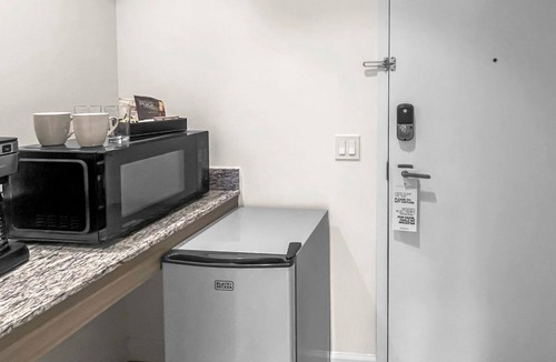 Doral Apartment | Luxury Studio Suite w/Partial Golf View & Pool
