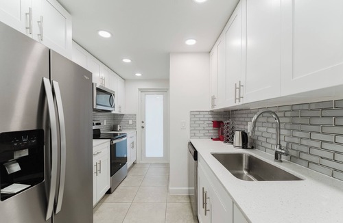 Boca Raton Apartment | Luxury Waterfront Boca w. Pool, Hot Tub, Boat Views