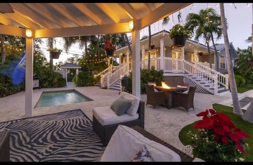 Key West House | Luxury Waterfront Escape. Pool, Dock & 10 Minutes to Key West