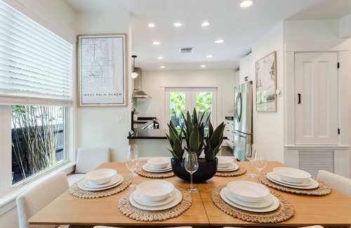 Flamingo Parks House | Luxury Wellness Escape | Heated Pool + Peloton