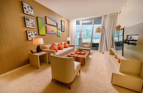 Hollywood South Central Beach Hotel | Lyfe Resort Hollywood, Florida