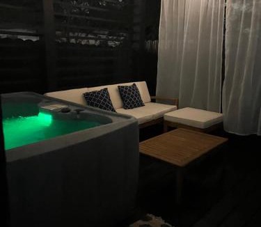 West Little River Apartment | Magic City IN THE HEART OF MIAMI JACUZZI