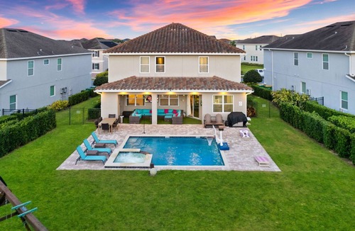 Bay Lake House | Magic Grove Villa - Six Bedroom House, Sleeps 13