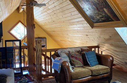 Twin Lakes House | Magical Artist Retreat