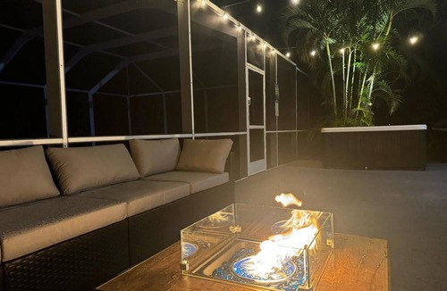 Naples House | Magical Naples Retreat – 5BR, Pool, Hot Tub & More!