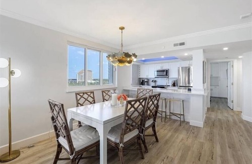 Park Shore Condo | Magnificent views of the Gulf & Clam pass!- WS0804