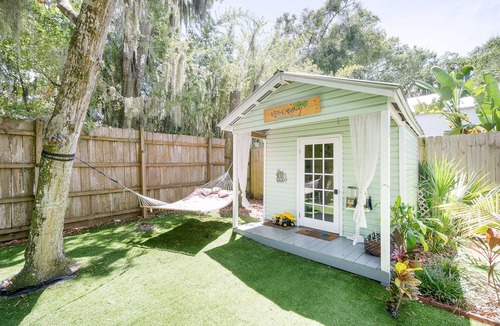 St. Augustine House | Magnolia House- Walkable Uptown, Kids Playhouse, Peaceful Peacocks, Near Beach!