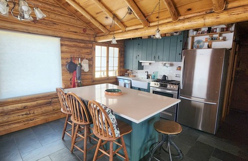 Bailey Cabin | Magpie Perch 3-bedroom cabin with mountain views in Bailey, Colorado