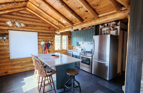 Bailey Cabin | Magpie Perch 3-bedroom cabin with mountain views in Bailey, Colorado