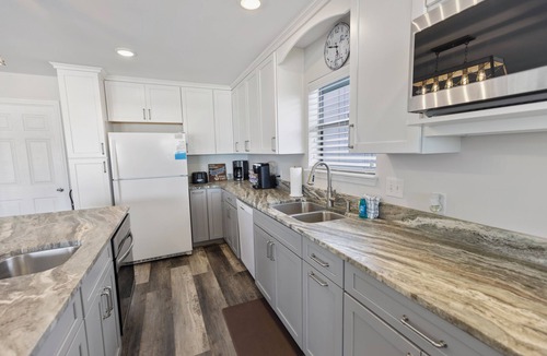 Crescent Beach House | Making Memories | Gulf-Front | Private Beach Access | Sleeps 8