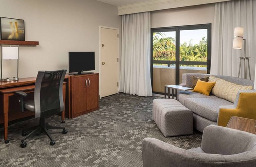 Miami Lakes House | Making The Best Memories Along The Way! with Pool, Near Lake Stevens Park!