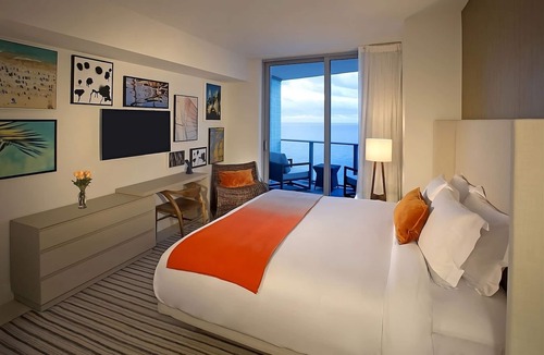 Hollywood South Central Beach Hotel | Making The Best Memories Along The Way! 3 Great Units, Pool, Kitchen