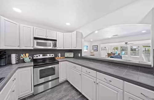 River Isles House | Manatee Cove Waterfront Home w/Dock & Pool