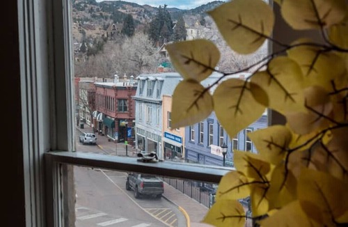 Manitou Springs Apartment | Manitou Loft