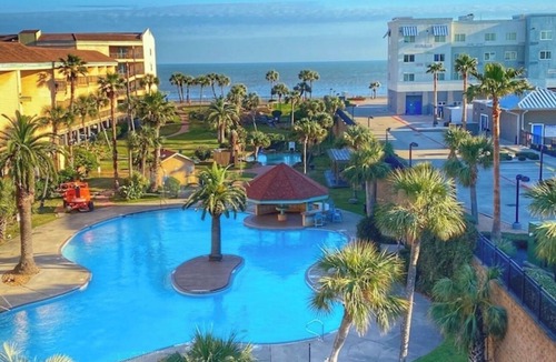 Galveston Condo | Maravilla 2B/2 FULL BATH Seawall Condo: Gulf/Pool Views, Remodeled, Sleeps 7+