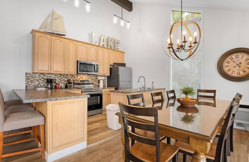 Osage Beach House | Margaritaville Lakefront | Sleeps 16 | Resort Pools/Free Golf/Big group getaway