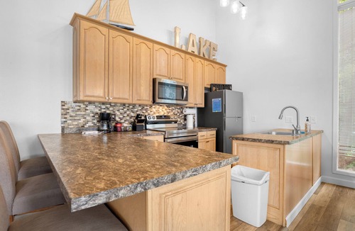 Osage Beach House | Margaritaville Lakefront | Sleeps 16 | Resort Pools/Free Golf/Big group getaway