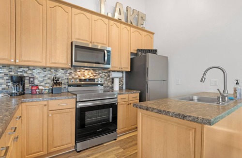 Osage Beach House | Margaritaville Lakefront | Sleeps 16 | Resort Pools/Free Golf/Big group getaway