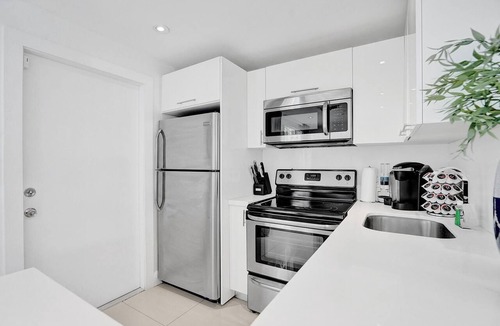 West Avenue Apartment | Maritime Suite 2BD/2BA South Beach Villa Monaco