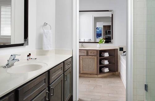Palm Beach Shores Resort | MARRIOTT OCEAN POINTE Palm Bch Sh FL 2BR 2BA oceanfront 5 nt sleeps 8 2/7-2/12