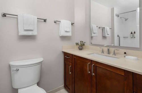 Central Beach Resort | MARRIOTT'S BEACH PLACE TOWERS Studio Sleeps 4