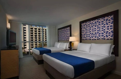Marco Island Hotel | MARRIOTT'S CRYSTAL SHORES - 2 BED 2 BATH- RESORT ACCESS-PREMIER HOST