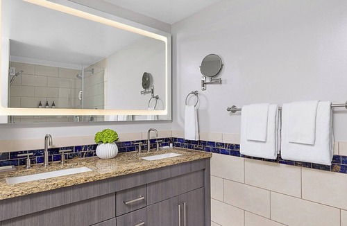 Marco Island Resort | Marriott Vacation Club Marco Island 2 BR poolside sleeps 8 3rd to 5th floor