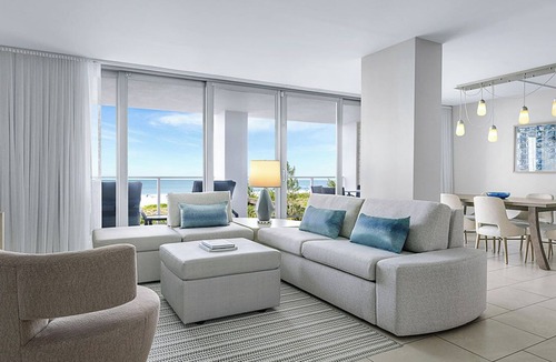 Marco Island Resort | Marriott Vacation Club Marco Island 2 BR poolside sleeps 8 3rd to 5th floor
