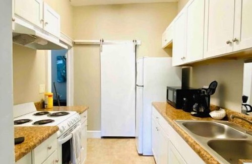 Summerville House | Master’s on Central