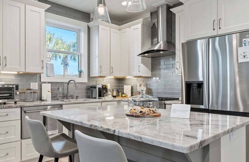 Sunnyside Cottage | MAY DISCOUNTS! Carriage House in Carillon!