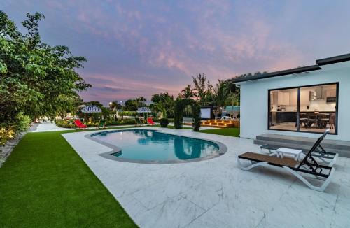 Golden Glades Villa | Mega Fun Villa Northwest Miami BY THE GLAMHOMES