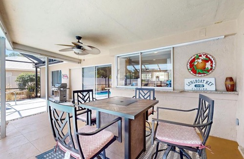 Gulf Gate Woods House | Mermaid Shores