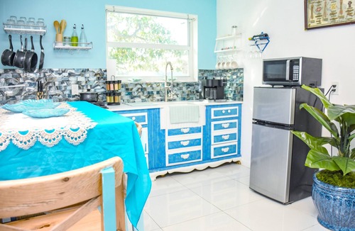 Hialeah Apartment | Miami Boho Beach Place - Great location for all your needs!