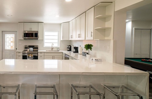 Tamiami House | Miami Cozy 6BR Home w/Games Room/BBQ/Jacuzzi & Fun