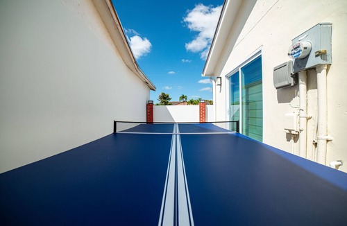 Tamiami House | Miami Cozy 6BR Home w/Games Room/BBQ/Jacuzzi & Fun