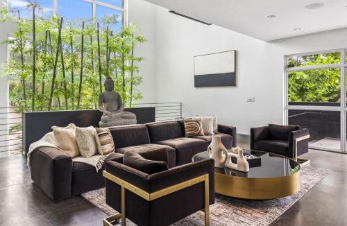 Northeast Coconut Grove Villa | Miami Getaway Villa - Villa Nova