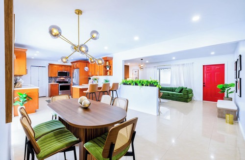 Pembroke Pines House | Miami Horizon with Pool & Endless Entertainment – Perfect for Families & Groups