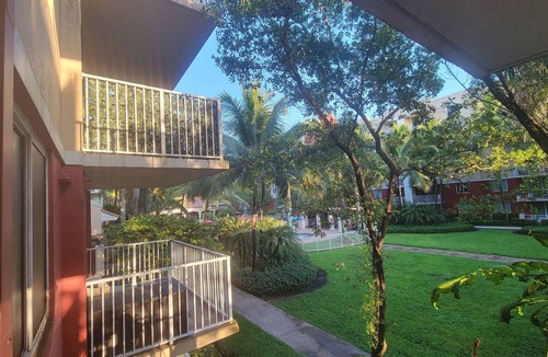 Country Club Bed & Breakfast | Miami Lakes Bed & Breakfast cozy with all you need to stay