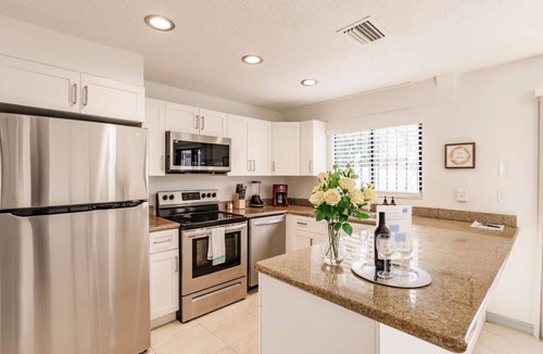 Fontainebleau House | Miami Oasis: 7 mins to Dolphin Mall+MIA. PS4+Games
