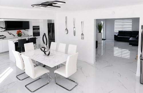 Ludlam House | Miami Relax Getaway/4BR/BBQ/Heated Pool & Fun