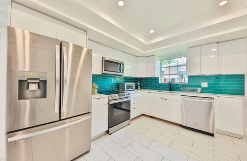 Ives Estates House | Miami Sign Villa Spacious Retreat with Pool