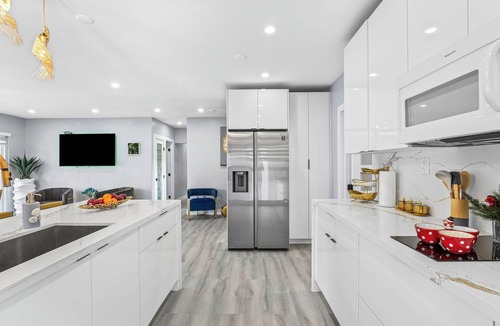 West Little Havana House | MiamiDockJacuzzi | 13ppl |Jacuzzi| NearMIA airport