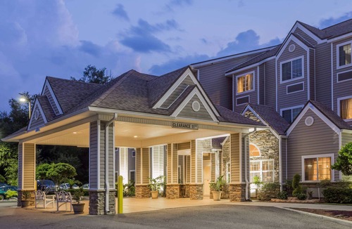 Northside Hotel | Microtel Inn & Suites by Wyndham Jacksonville Airport