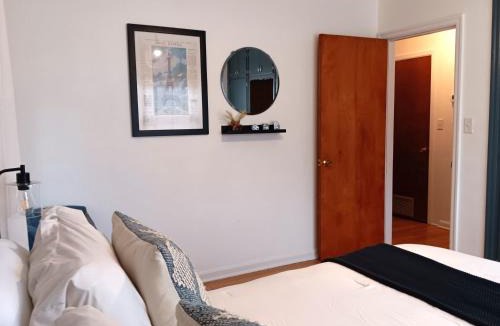 Eustis House | Mid Century Style Cottage Near Historic Downtown
