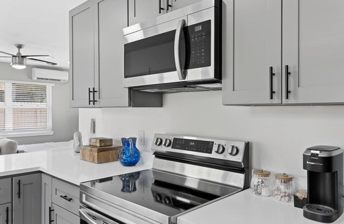 Coral Ridge Apartment | Middle River Suites Unit #4