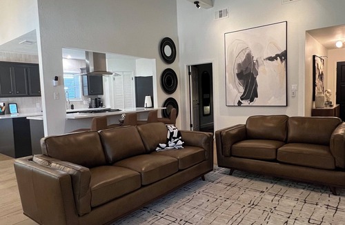 Midland House | Midland Luxe, Private Pool, Game Room, Grill, Outdoor TV, Peloton, and Workspace