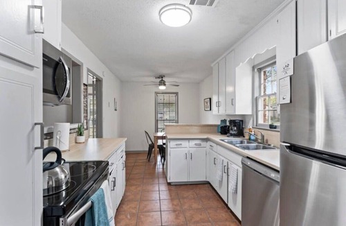 Gunter Afs House | Midtown, Fenced Yard & Patio- White Acres Retreat