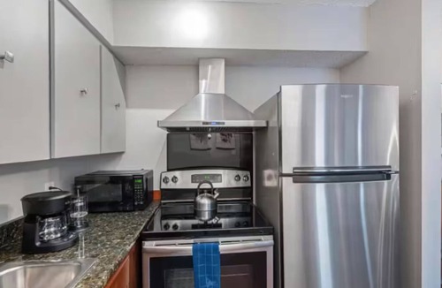 Tampa Apartment | Midtown Mod w/King Bed+Fooseball