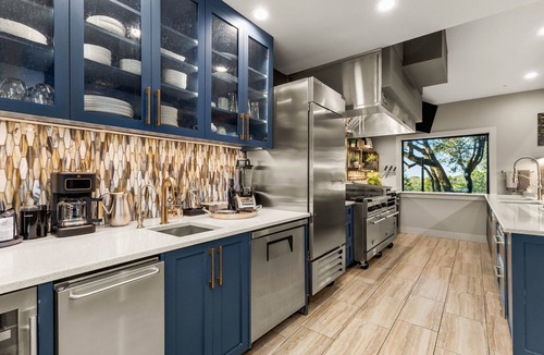 New Braunfels House | Million Dollar Hill Country Views, Pool, Hot tub, King Beds, Chef's Kitchen!