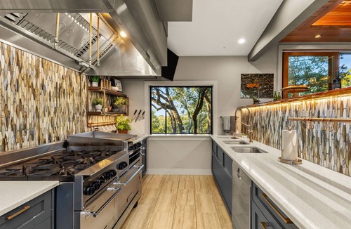 New Braunfels House | Million Dollar Hill Country Views, Pool, Hot tub, King Beds, Chef's Kitchen!